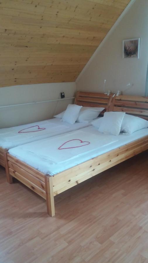 Vakacio Apartman บาลาโตนัลมาดี ภายนอก รูปภาพ