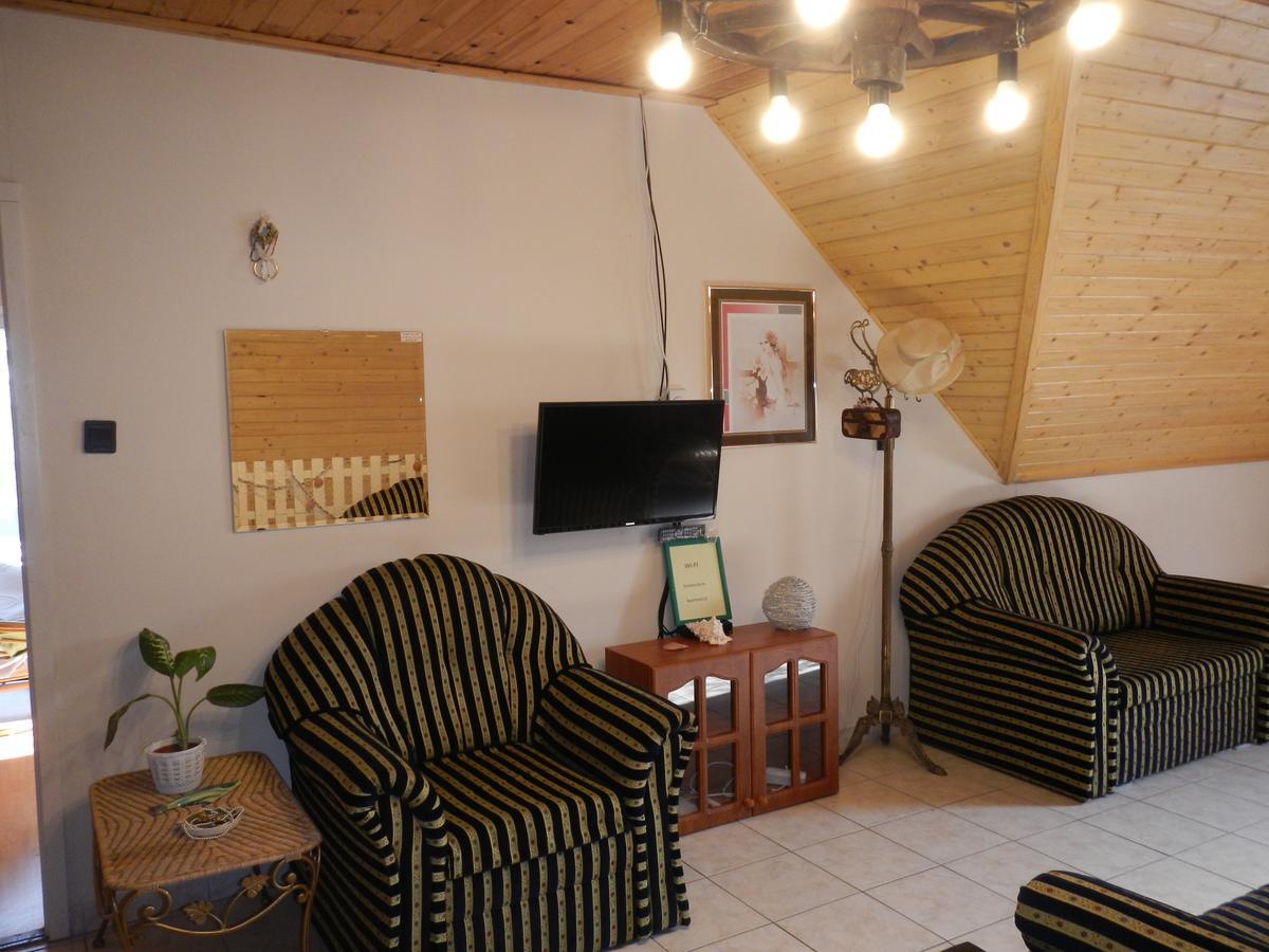 Vakacio Apartman บาลาโตนัลมาดี ภายนอก รูปภาพ